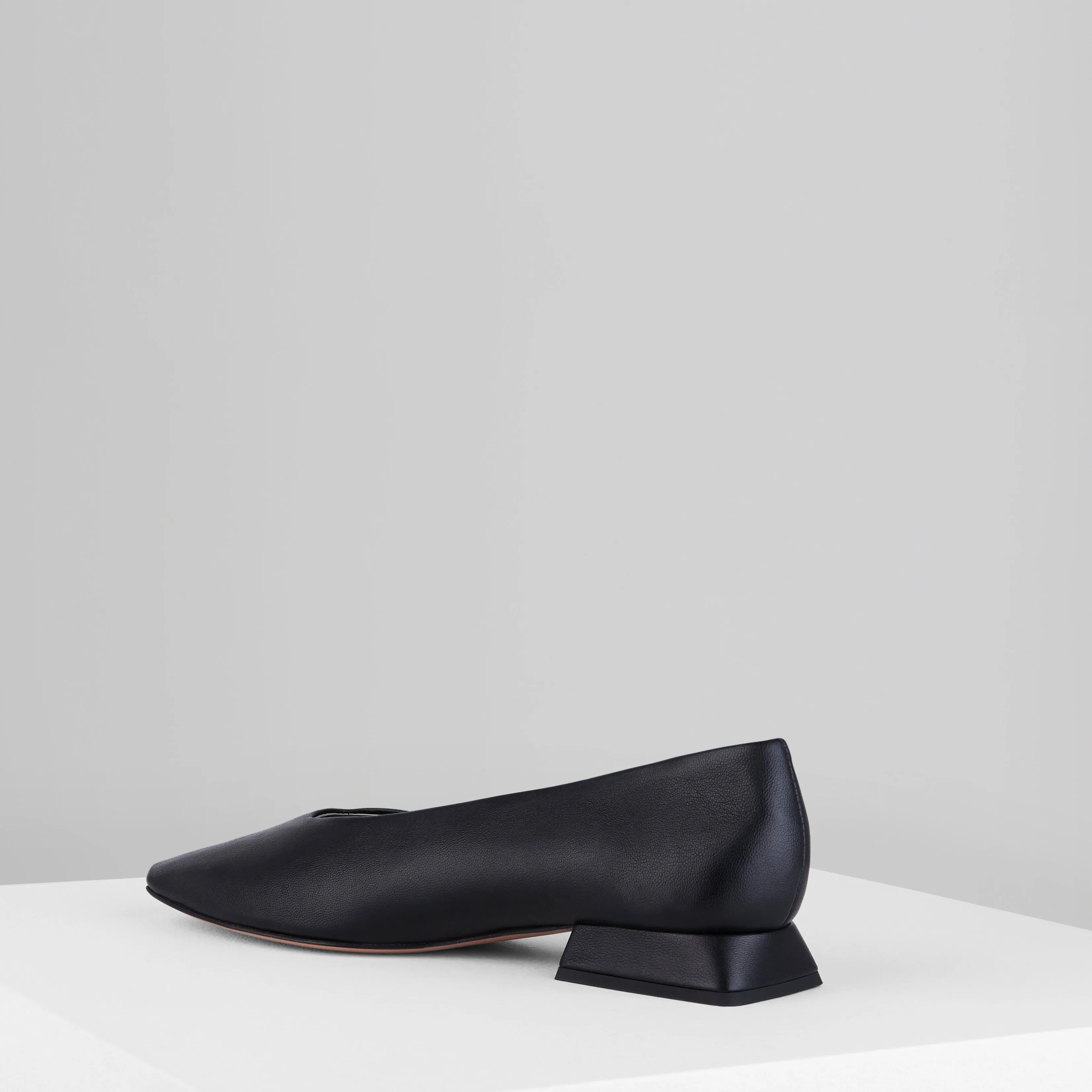 Buco Flats in Nero
