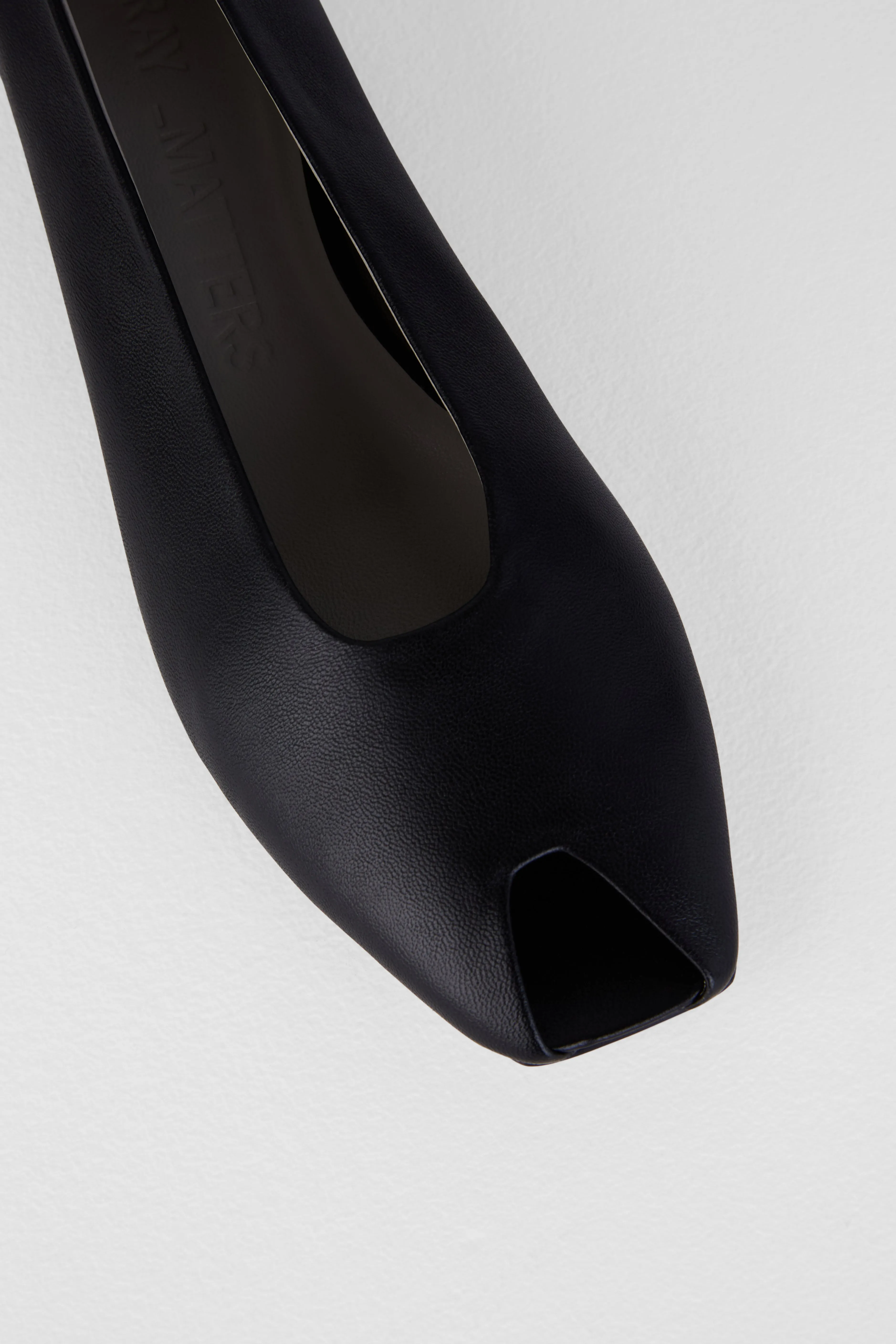 Buco Flats in Nero