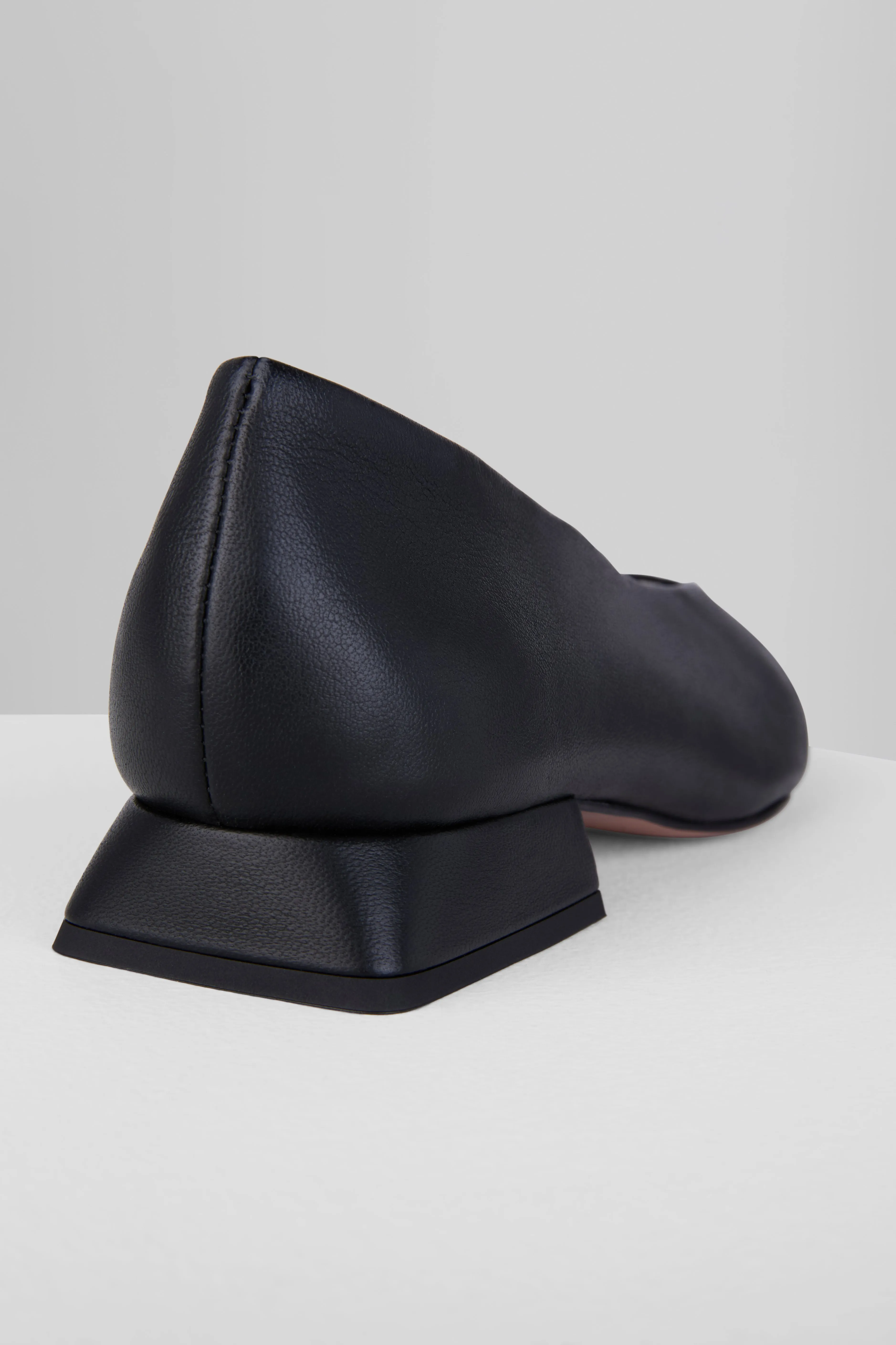 Buco Flats in Nero